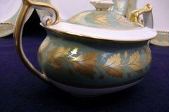 SPODE VALENTINE Y7706 GREEN WITH GOLD LEAF- COVERED SUGAR BOWL ..... http://jaapiesfinechinastore.com