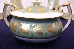 SPODE VALENTINE Y7706 GREEN WITH GOLD LEAF- COVERED SUGAR BOWL ..... http://jaapiesfinechinastore.com