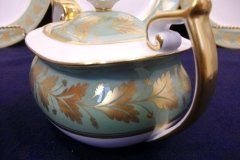 SPODE VALENTINE Y7706 GREEN WITH GOLD LEAF- COVERED SUGAR BOWL ..... http://jaapiesfinechinastore.com