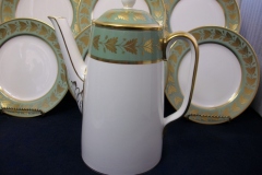 SPODE VALENTINE Y7706 GREEN WITH GOLD LEAF- COFFEE POT 6 CUPPER ..... https://www.jaapiesfinechinastore.com