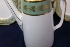 SPODE VALENTINE Y7706 GREEN WITH GOLD LEAF- COFFEE POT 6 CUPPER ..... https://www.jaapiesfinechinastore.com