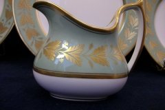 SPODE VALENTINE Y7706 GREEN WITH GOLD LEAF- CREAMER 8 OZ ..... http://jaapiesfinechinastore.com