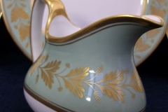 SPODE VALENTINE Y7706 GREEN WITH GOLD LEAF- CREAMER 8 OZ ..... https://www.jaapiesfinechinastore.com