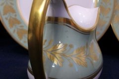 SPODE VALENTINE Y7706 GREEN WITH GOLD LEAF- CREAMER 8 OZ ..... http://jaapiesfinechinastore.com