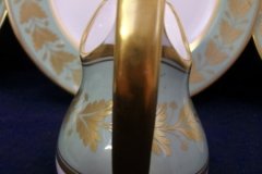 SPODE VALENTINE Y7706 GREEN WITH GOLD LEAF- CREAMER 8 OZ ..... http://jaapiesfinechinastore.com