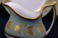 SPODE VALENTINE Y7706 GREEN WITH GOLD LEAF- CREAMER 8 OZ ..... http://jaapiesfinechinastore.com