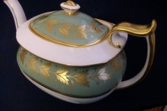 SPODE VALENTINE Y7706 GREEN WITH GOLD LEAF- TEAPOT 4 CUPPER ..... http://jaapiesfinechinastore.com