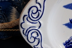 STAFFORDSHIRE BLUE WILLOW- SANDWICH TRAY & PLATES   .....   https://www.jaapiesfinechinastore.com