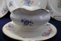 SYRACUSE ABERDEEN ABE1 DRESDEN FLOWERS-  GRAVY BOAT WITH ATTACHED UNDERPLATE   ..... http://jaapiesfinechinastore.com