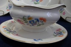 SYRACUSE ABERDEEN ABE1 DRESDEN FLOWERS-  GRAVY BOAT WITH ATTACHED UNDERPLATE   ..... http://jaapiesfinechinastore.com