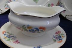 SYRACUSE ABERDEEN ABE1 DRESDEN FLOWERS-  GRAVY BOAT WITH ATTACHED UNDERPLATE   ..... http://jaapiesfinechinastore.com