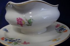 SYRACUSE ABERDEEN ABE1 DRESDEN FLOWERS-  GRAVY BOAT WITH ATTACHED UNDERPLATE   ..... http://jaapiesfinechinastore.com