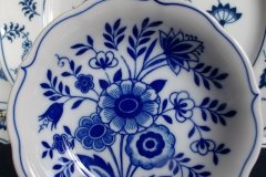 UCAGCO BLUE DELL BERRY BOWLS   ,,,,,  http://jaapiesfinechinastore.com