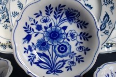 UCAGCO BLUE DELL BERRY BOWLS   ,,,,,  http://jaapiesfinechinastore.com