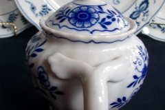 UCAGCO BLUE DELL- SUGAR BOWL  ,,,,,  http://jaapiesfinechinastore.com