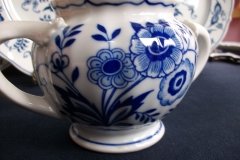 UCAGCO BLUE DELL- SUGAR BOWL  ,,,,,  http://jaapiesfinechinastore.com