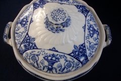 WEDGWOOD QUEEN CHARLOTTE- ROUND COVERED SERVING BOWL    .....   http://jaapiesfinechinastore.com