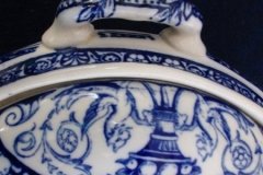 WEDGWOOD QUEEN CHARLOTTE- ROUND COVERED SERVING BOWL    .....   http://jaapiesfinechinastore.com