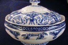 WEDGWOOD QUEEN CHARLOTTE- ROUND COVERED SERVING BOWL    .....   http://jaapiesfinechinastore.com
