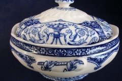 WEDGWOOD QUEEN CHARLOTTE- ROUND COVERED SERVING BOWL    .....   http://jaapiesfinechinastore.com