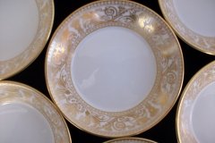WEDGWOOD FLORENTINE GOLD- BERRY BOWL   .....  http://jaapiesfinechinastore.com