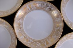 WEDGWOOD FLORENTINE GOLD- BERRY BOWL   .....  http://jaapiesfinechinastore.com
