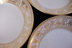 WEDGWOOD FLORENTINE GOLD- BERRY BOWL   .....  http://jaapiesfinechinastore.com