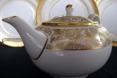 WEDGWOOD FLORENTINE GOLD #W4219 -  TEA POT  ..... http://jaapiesfinechinastore.com