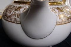 WEDGWOOD FLORENTINE GOLD #W4219 -  TEA POT  ..... http://jaapiesfinechinastore.com