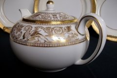 WEDGWOOD FLORENTINE GOLD #W4219 -  TEA POT  ..... http://jaapiesfinechinastore.com