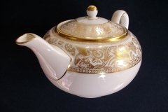 WEDGWOOD FLORENTINE GOLD #W4219 -  TEA POT  ..... http://jaapiesfinechinastore.com