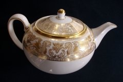 WEDGWOOD FLORENTINE GOLD #W4219 -  TEA POT  ..... http://jaapiesfinechinastore.com