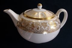 WEDGWOOD FLORENTINE GOLD #W4219 -  TEA POT  ..... http://jaapiesfinechinastore.com