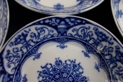WEDGWOOD QUEEN CHARLOTTE- BERRY BOWL   .....   https://www.jaapiesfinechinastore