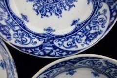 WEDGWOOD QUEEN CHARLOTTE- BERRY BOWL   .....   https://www.jaapiesfinechinastore