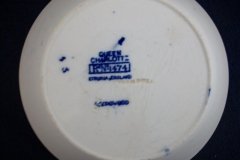WEDGWOOD QUEEN CHARLOTTE- BERRY BOWL   .....   https://www.jaapiesfinechinastore