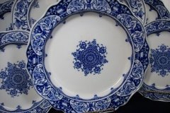 WEDGWOOD QUEEN CHARLOTTE-  ROUND SERVING  PLATE 13"   .....   http://jaapiesfinechinastore.com