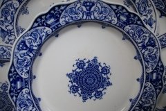 WEDGWOOD QUEEN CHARLOTTE-  ROUND SERVING  PLATE 13"   .....   http://jaapiesfinechinastore.com