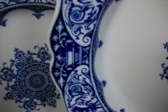 WEDGWOOD QUEEN CHARLOTTE-  ROUND SERVING  PLATE 13"   .....   http://jaapiesfinechinastore.com