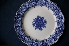 WEDGWOOD QUEEN CHARLOTTE-  ROUND SERVING  PLATE 13"   .....   http://jaapiesfinechinastore.com