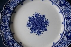 WEDGWOOD QUEEN CHARLOTTE-  ROUND SERVING  PLATE 13"   .....   http://jaapiesfinechinastore.com