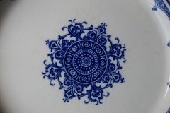 WEDGWOOD QUEEN CHARLOTTE-  ROUND SERVING  PLATE 13"   .....   http://jaapiesfinechinastore.com