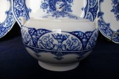 WEDGWOOD QUEEN CHARLOTTE- COVERED SUGAR BOWL   .....      http://jaapiesfinechinastore.com