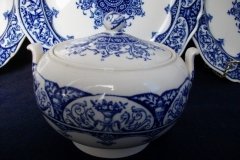 WEDGWOOD QUEEN CHARLOTTE- COVERED SUGAR BOWL   .....      http://jaapiesfinechinastore.com