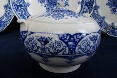 WEDGWOOD QUEEN CHARLOTTE- COVERED SUGAR BOWL   .....      http://jaapiesfinechinastore.com