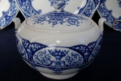 WEDGWOOD QUEEN CHARLOTTE- COVERED SUGAR BOWL   .....      http://jaapiesfinechinastore.com