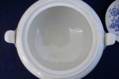 WEDGWOOD QUEEN CHARLOTTE- COVERED SUGAR BOWL   .....      http://jaapiesfinechinastore.com