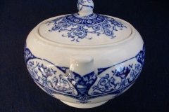 WEDGWOOD QUEEN CHARLOTTE- COVERED SUGAR BOWL   .....      http://jaapiesfinechinastore.com