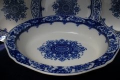WEDGWOOD QUEEN CHARLOTTE- OVAL SERVING BOWL 10  7/8"    .....   http://jaapiesfinechinastore.com