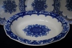 WEDGWOOD QUEEN CHARLOTTE- OVAL SERVING BOWL 10  7/8"    .....   http://jaapiesfinechinastore.com